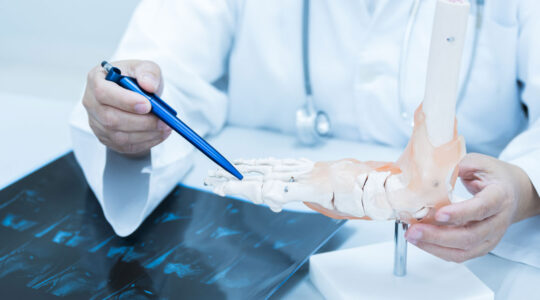 chirurgien spécialiste du pied